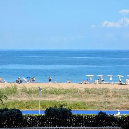Frente A La Playa, Puerto Marino By Edeal Homes * Denia